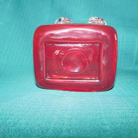 Red and clear art glass basket near mint condition - Picture 7 of 7